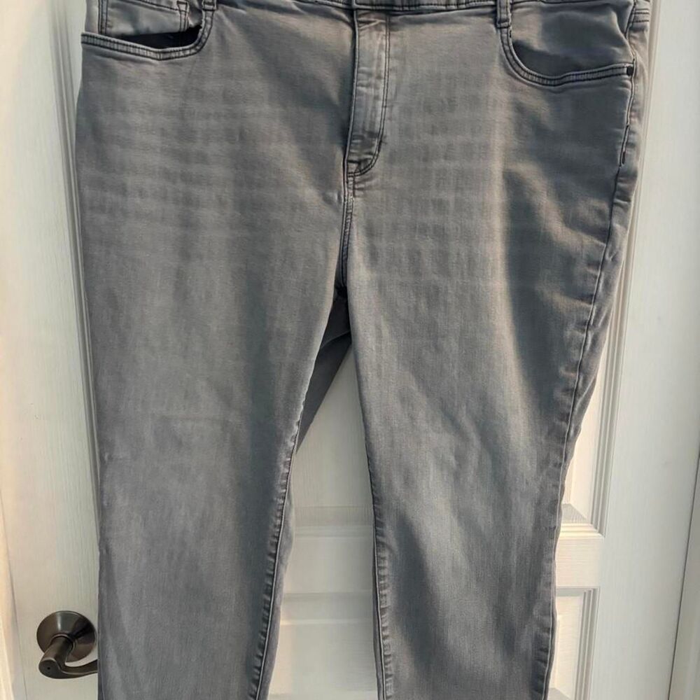 Nine West Women's Grey cropped leg Jeans